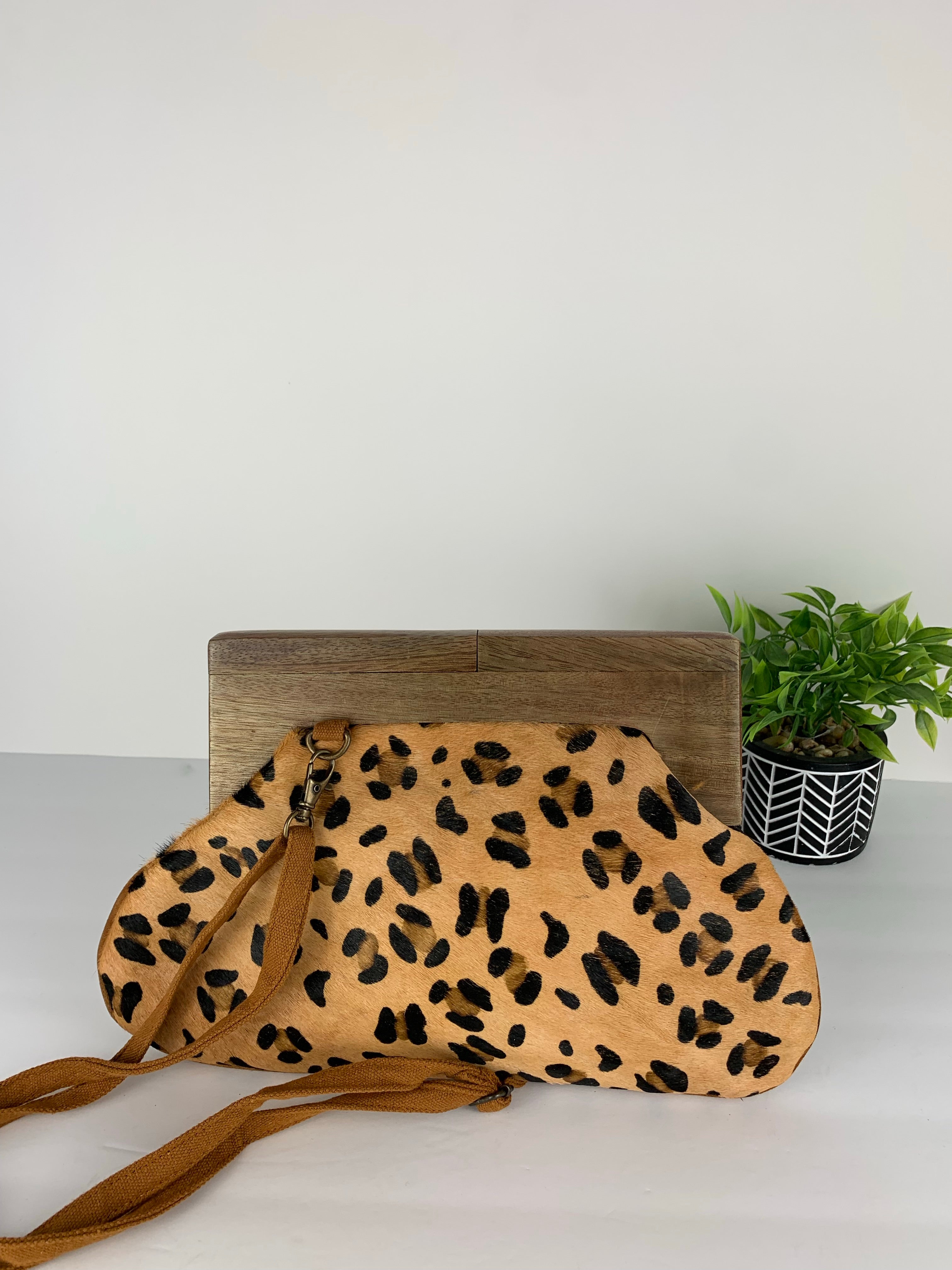 Leopard Clutch