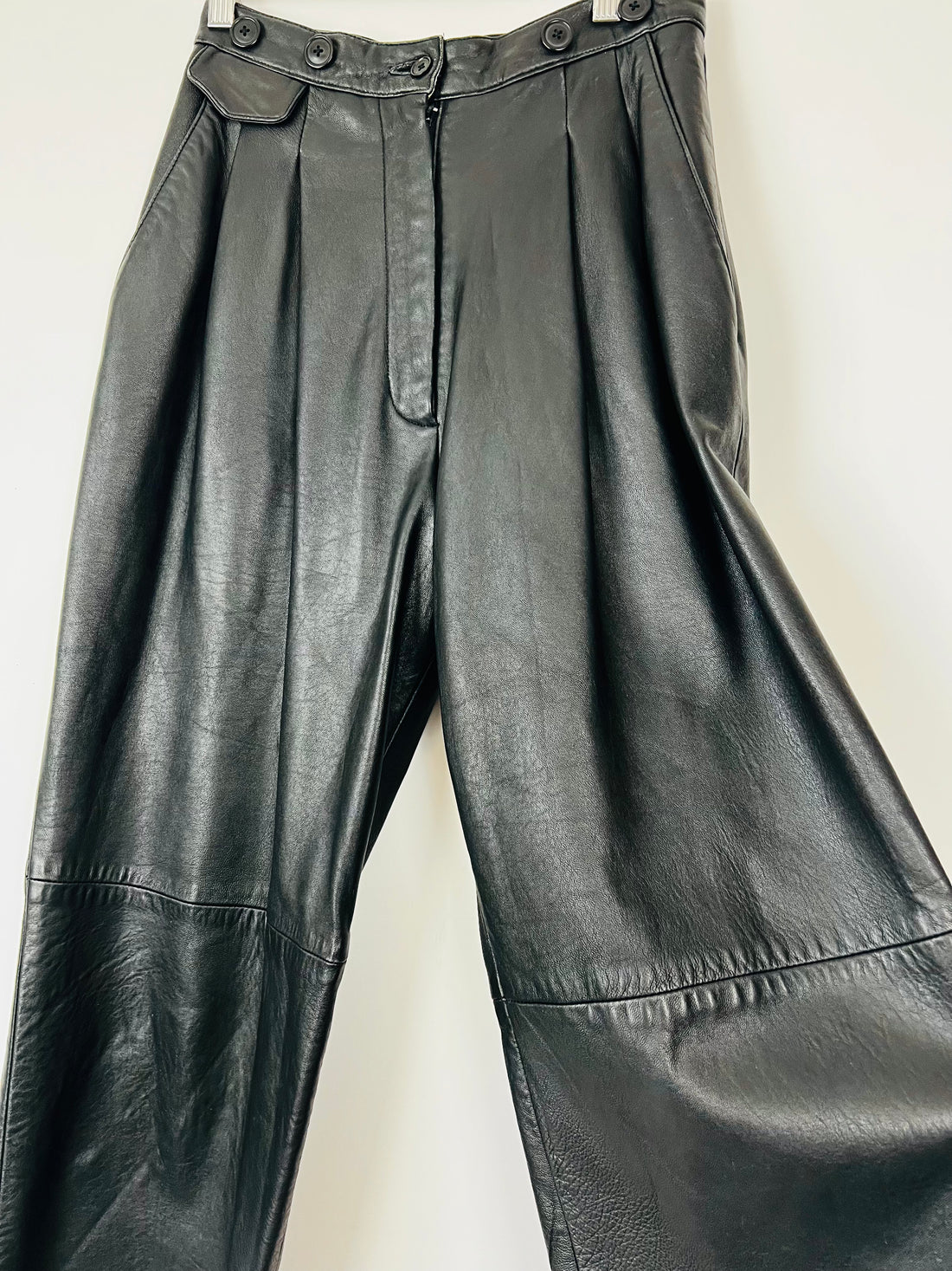 Live: 30 Vintage Black Leather Capri Pants